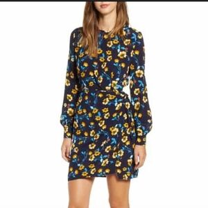 Astr the Label Apron Front Wrap Mini Floral Dress Size Medium